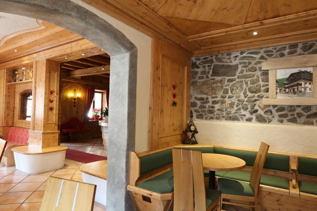 Albergo Centrale Forni di Sopra Eksteriør billede