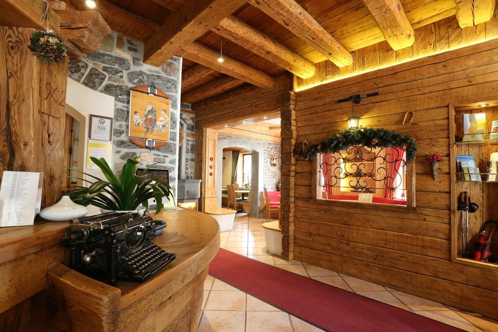 Albergo Centrale Forni di Sopra Eksteriør billede