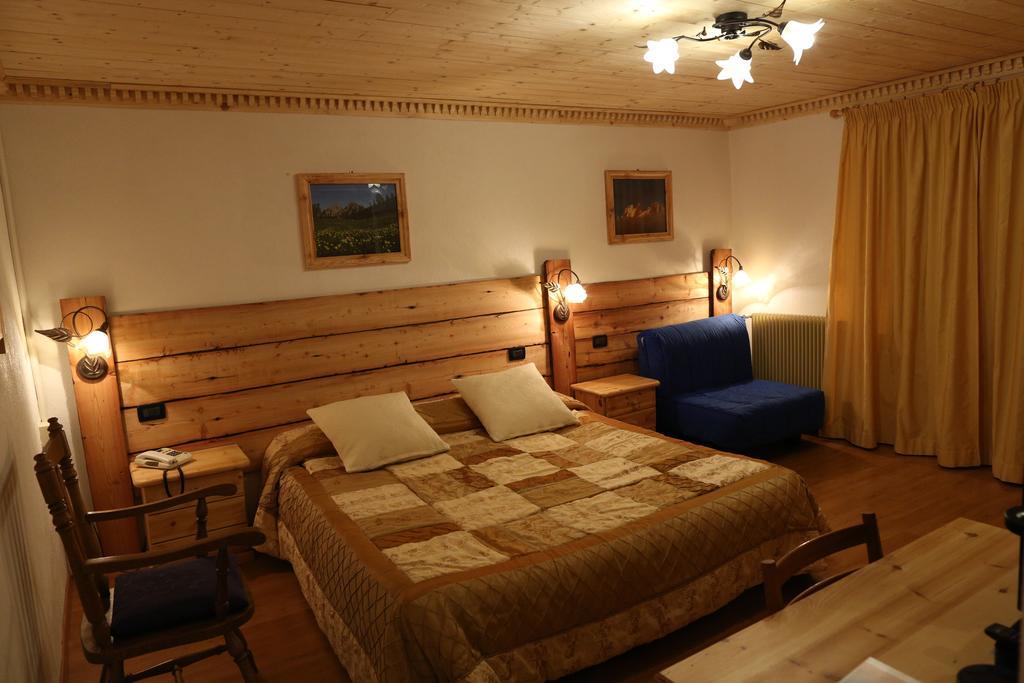 Albergo Centrale Forni di Sopra Eksteriør billede