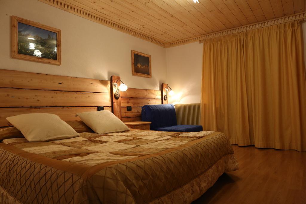 Albergo Centrale Forni di Sopra Eksteriør billede