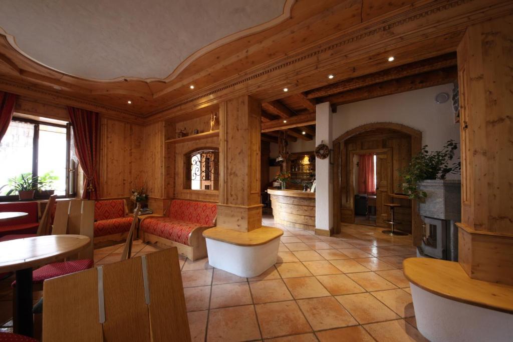 Albergo Centrale Forni di Sopra Eksteriør billede
