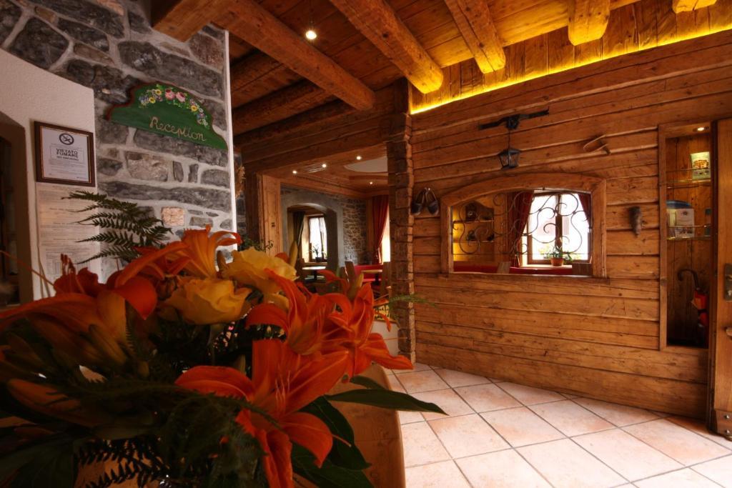 Albergo Centrale Forni di Sopra Eksteriør billede