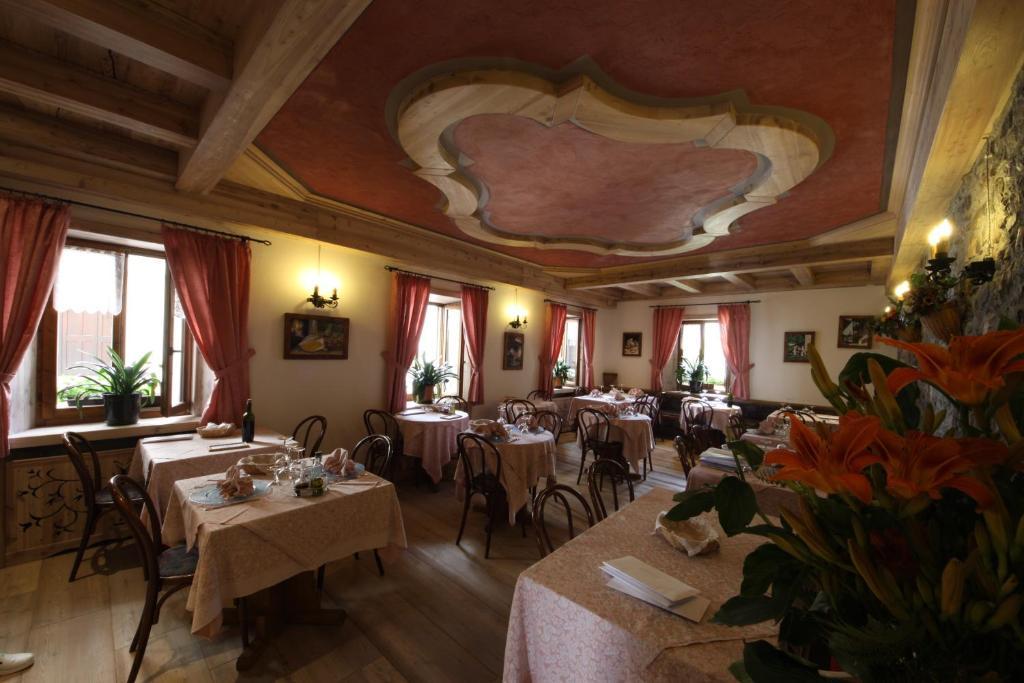 Albergo Centrale Forni di Sopra Eksteriør billede