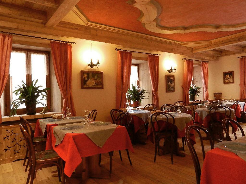 Albergo Centrale Forni di Sopra Eksteriør billede